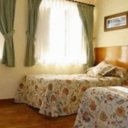 Hotel Roman Кастрильон Экстерьер фото