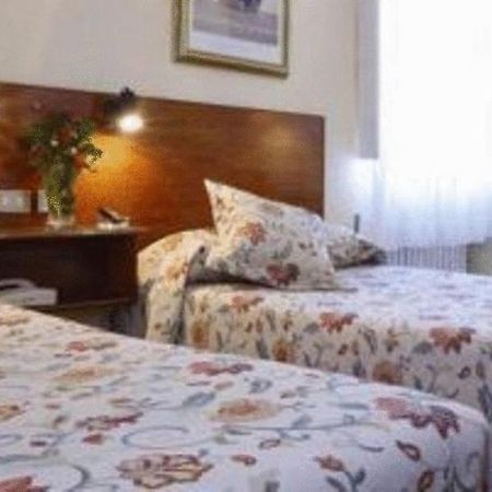 Hotel Roman Кастрильон Экстерьер фото