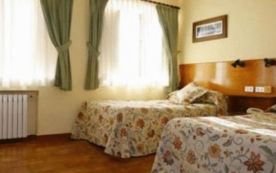 Hotel Roman Кастрильон Экстерьер фото